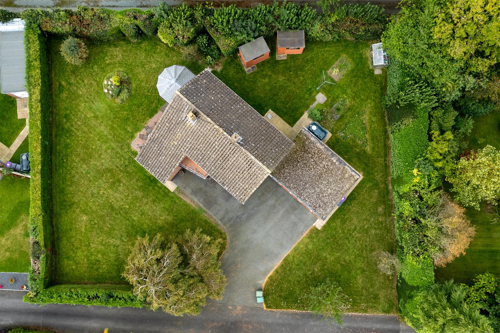 2 Stonehouse Drive, Oswestry, SY11 4HZ For Sale